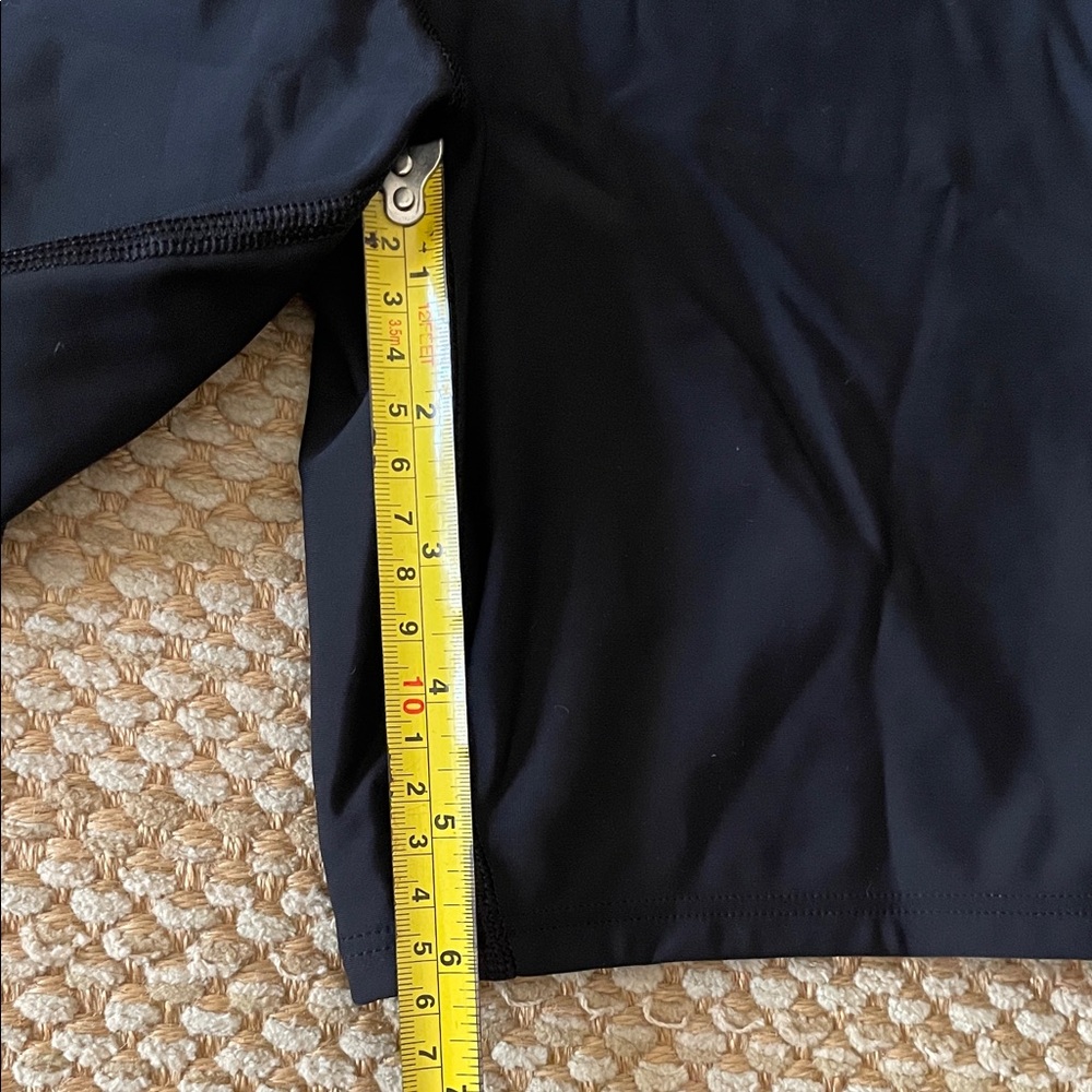 Under Armour Women's Black Bike Shorts - Picture 3 of 4